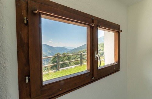 Gambarogno House | Small rustic dream in a quiet location with a view of the mountains