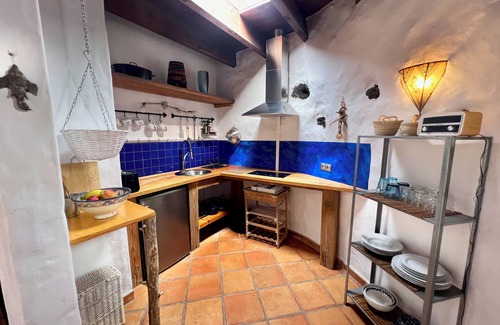 Uga Cottage | Small, stylishly furnished finca with two private secluded gardens