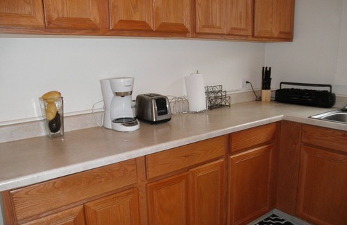 Puyallup House | Small Town Friendliness & Family Activities; 2 blks from Western WA Fairgrounds