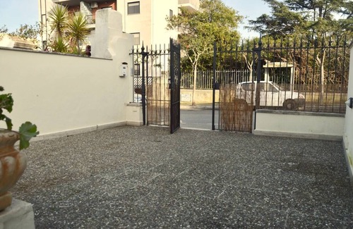 Municipio 5 Villa | Small villa in a great location