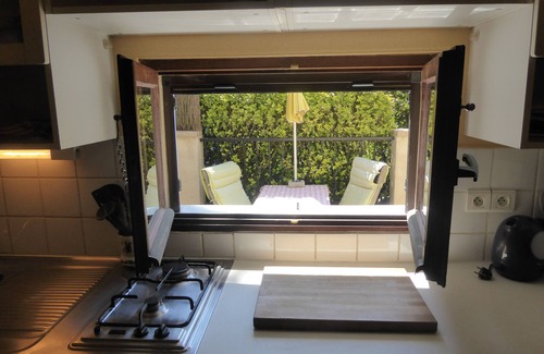 Rognonas Apartment | Small well equipped Studio Apartment with Air Conditioning