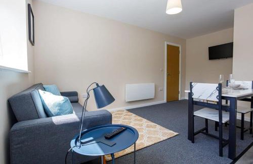 Salford Apartment | Smart 1 Bedroom Apartment in Manchester Sleeps 3