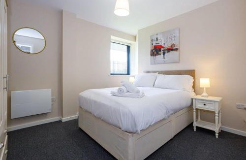 Salford Apartment | Smart 1 Bedroom Apartment in Manchester Sleeps 3