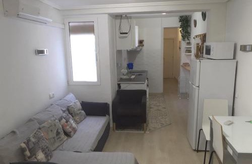 La Malva-rosa Apartment | Smart Apartment near Malvarossa beach