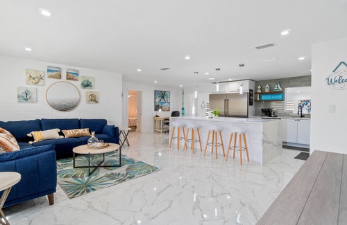 Clearwater House | Smart Home in Clearwater w/Jacuzzi