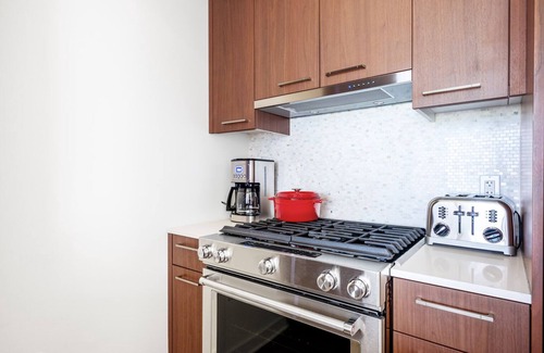 Navy Yard Apartment | Smart Navy Yard 1BR w/Gym, Doorman, Pool, near Metro, by Blueground