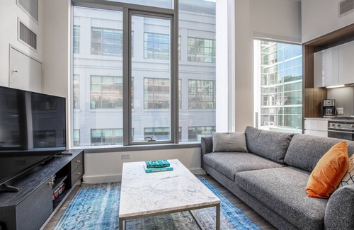 South Beach Apartment | Smart Rincon Hill 1BR w/Gym, Open-Air Hot Tub, nr. SVB by Blueground