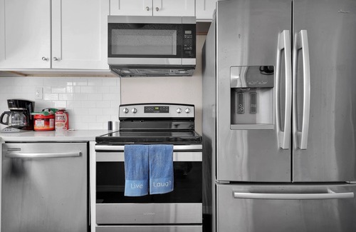 Lakeshore South House | Smart Saver Townhouse, Close 2 NAS Jax, Long-Term