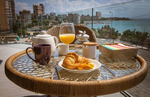 L'Albufereta Apartment | Smart sea front modern SUNNY BEACH APARTMENT