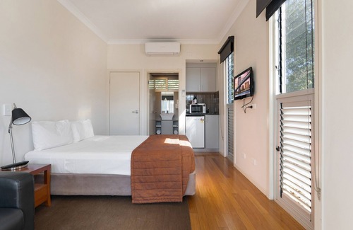 Clermont Hotel | Smart Stayzzz Inns Clermont