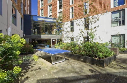 Ravenscourt Park Apartment | Smart Student Studio in West London