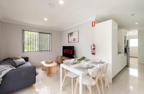 Rocklea Apartment | Smart Suites Self Check-in Apartments - Freney Park Disk Golf Course