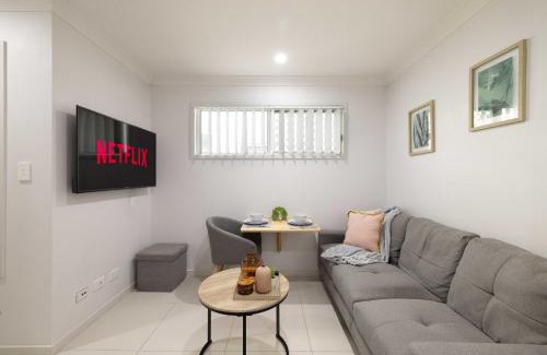 Rocklea Apartment | Smart Suites Self Check-in Apartments - Freney Park
