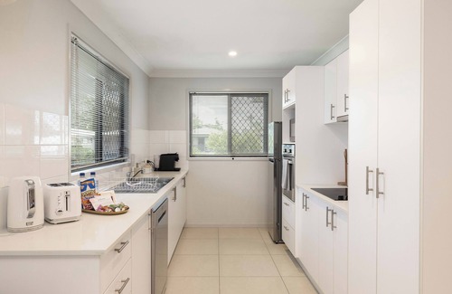 Rocklea Apartment | Smart Suites Self Check-in Apartments - 21 Darnley