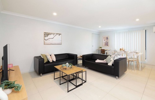Rocklea Apartment | Smart Suites Self Check-in Apartments - 21 Darnley