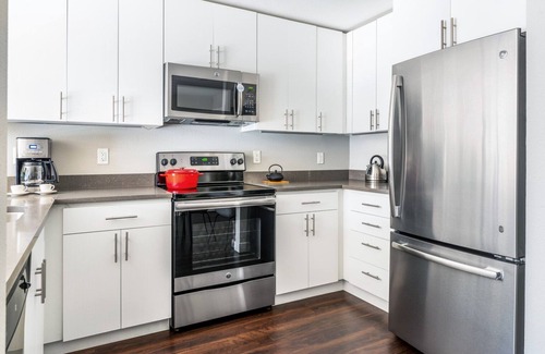 Sunnyvale Apartment | Smart Sunnyvale 1BR w/Gym, Pool, Spa, near Transit, by Blueground