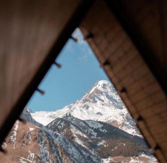 Stepantsminda Ski Chalet | SMART Via Kazbegi