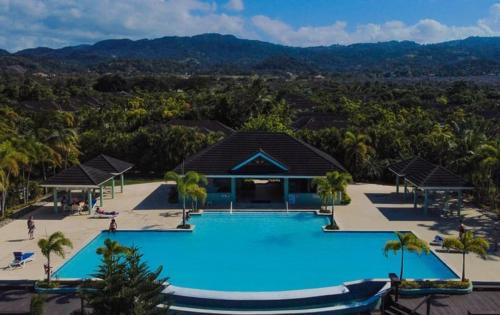 St. Ann's Bay House | Smart villa @ Richmond