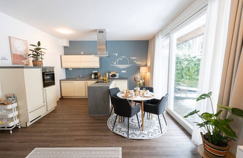 Bad Zwischenahn Apartment | SmartFewo: House Water | Penthouse | Sauna | Park - Residence by the small sea