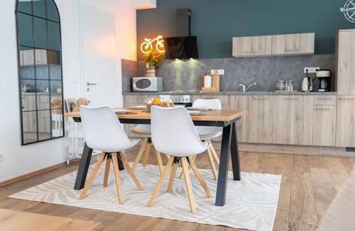 Bad Zwischenahn Apartment | SmartFewo: Storm-free | terrace | sauna | park - Residence by the small sea