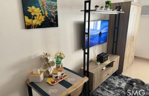 Dasmarinas Apartment | SMG - Studio@Green2: Wi-fi, Netflix, Swim & Relax