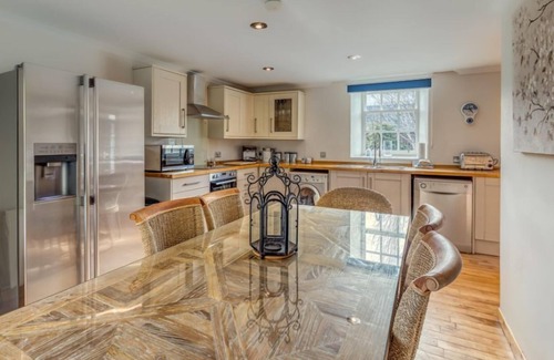 Kenmore Cottage | Smiddy Cottage - sleeps 5 guests in 3 bedrooms