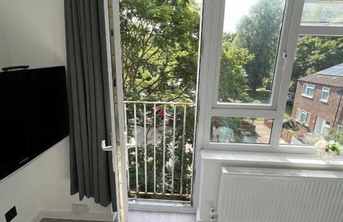 Northolt Mandeville House | Smith Farm Apartment