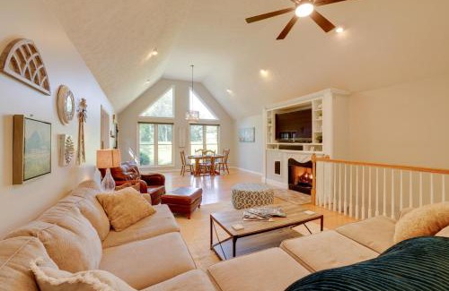 Moneta House | Smith Mountain Lake Home with Private Hot Tub and Dock