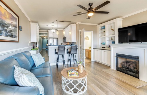 Huddleston Apartment | Smith Mountain Lake Retreat w/Resort Amenities!