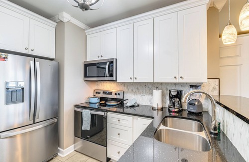 Huddleston Apartment | Smith Mountain Lake Retreat w/Resort Amenities!