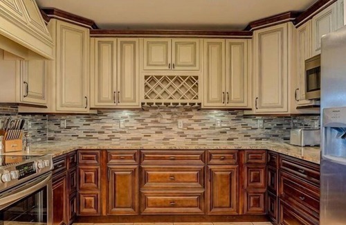 Huddleston House | Smith Mountain Lake luxury, Dog-friendly, WIFI, pooltable, hot tub, kayaks, dock