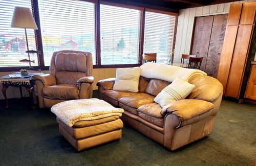 Terrebonne Cabin | Smith Rocks awaits! Located in town, convenient access to stores and restaurants