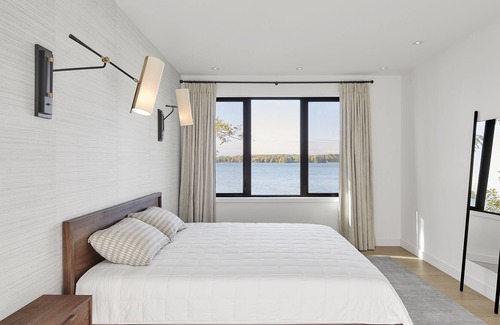 Waupoos House | Smith's Bay Waterfront Lake House
