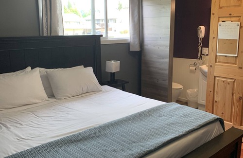 Smithers House | Smithers Guesthouse