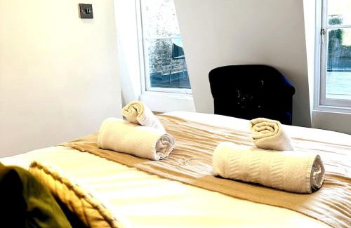 The City of London Apartment | Smithfield St Paul Farringdon Central London Apartment