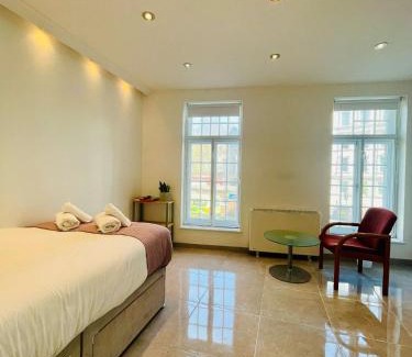 The City of London Apartment | Smithfield St Paul Farringdon Central London Apartment