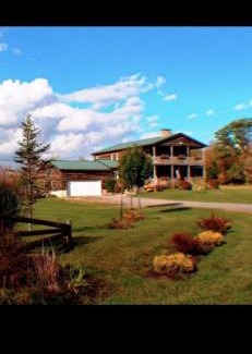 Mingo House | Smiths In-law suite! Pet friendly, hot tub!