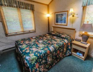 Banner Elk Hotel | Smoketree Lodge
