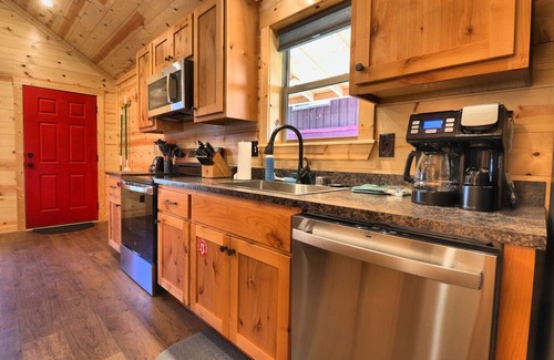 Red River Cabin | Smokey Bear Cabin on Main Street