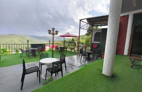 Kasiyalekh House | SMOKEY CASTLE HOTEL and RESTAURENT