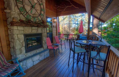 Zephyr Cove House | Smokey Joes by Lake Tahoe Accommodations