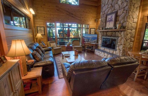 Zephyr Cove House | Smokey Joes by Lake Tahoe Accommodations