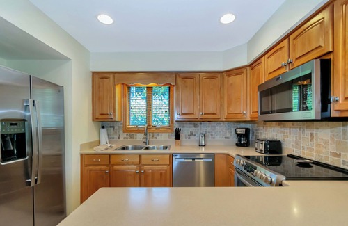 Blowing Rock Condo | Smokies 4 | Fireplace, Restaurant, Pool, Spa