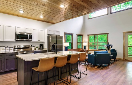 Sevierville Cabin | Smokies Private Pool Cabin, Sleeps 14,Theatre & Game Room, Minutes from Parkway!