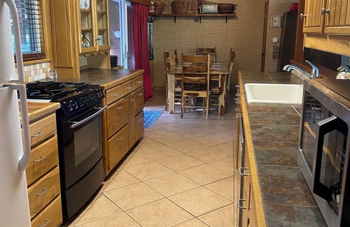 Springville Cabin | Smoky Bear's Favorite Spot in Camp Nelson with Amazing Views-Kid Friendly