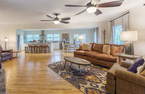 Gatlinburg House | Smoky Blue: Hot Tub, Game Room, Large Yard