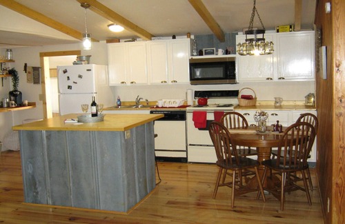 Andrews House | Smoky Mountain Home Rental 3/2 sleeps 6.