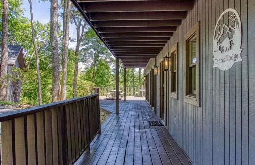 Gatlinburg - Pigeon Forge House | Smoky Vista Resort, Amazing Views, Hot Tub, 685 FREE tickets each paid day!