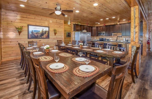 Pigeon Forge Cabin | SmokyStays 10 BR Cabin for 32 only 5 minutes to Dollywood!