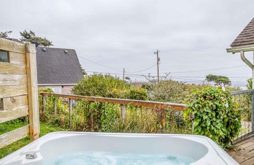 Waldport House | Smooth Sailing